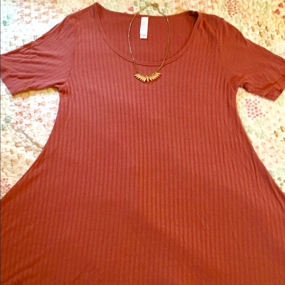 Lularoe xs perfect tee ☀️sale2/$15☀️